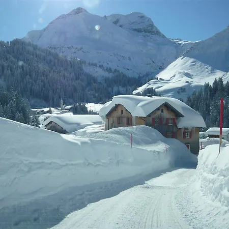 Haus Annette Lägenhetshotell Schröcken